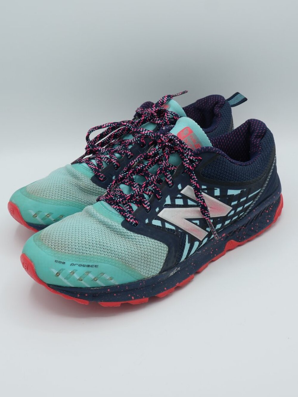 New Balance 590v4 All Terrain Trail Running Shoes Women's Size 8.5